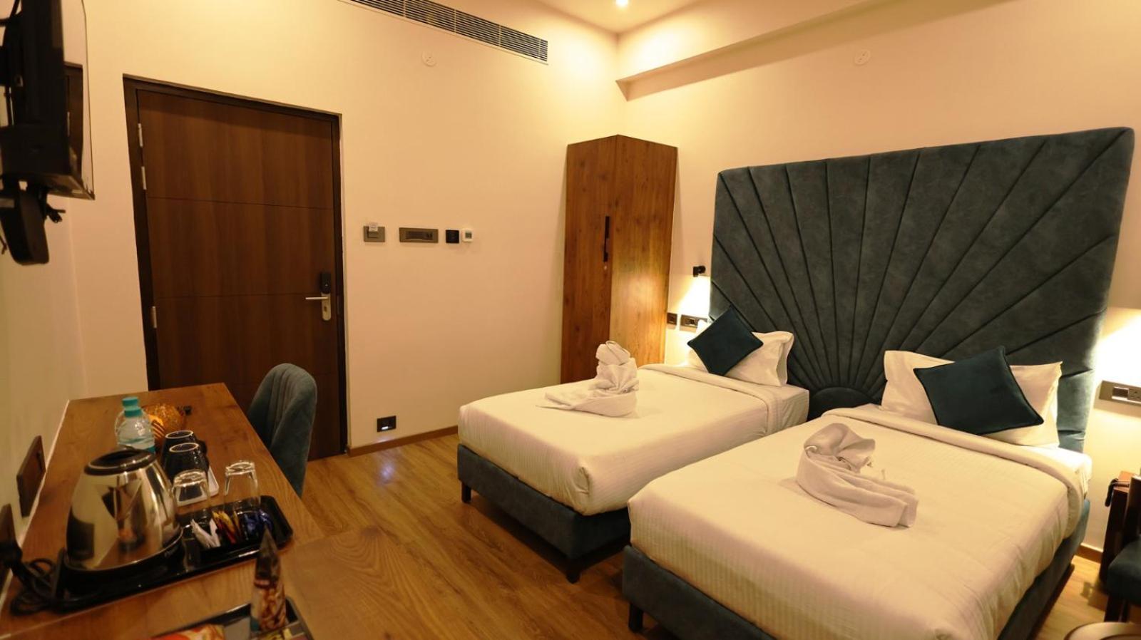 Hotel Elpaso Salem Esterno foto